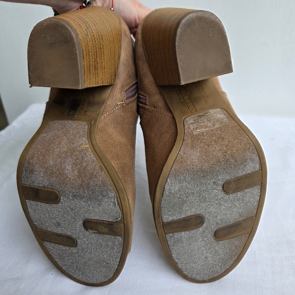 Fergalicious Retro Peep Toe Sandal Size-8.5 - Picture 8 of 10